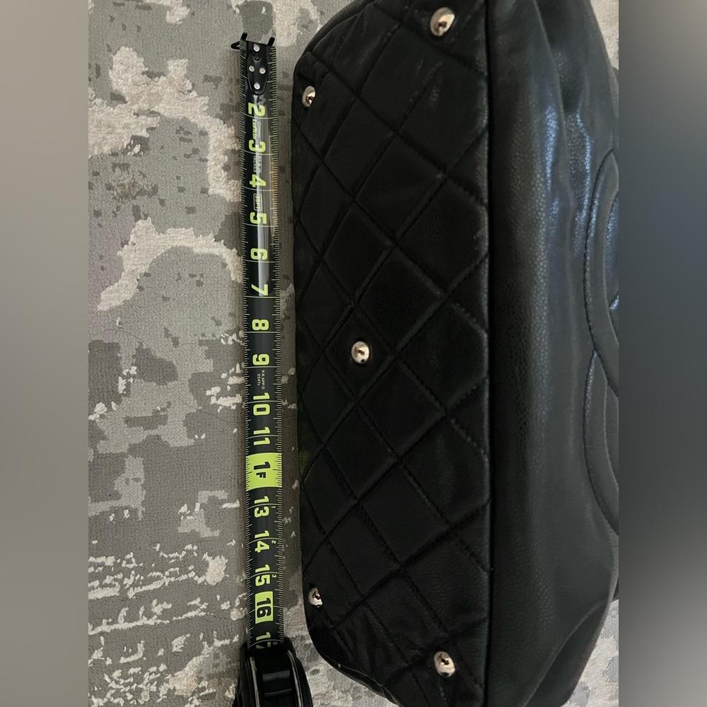 Chanel large caviar tote - Picture 12 of 12